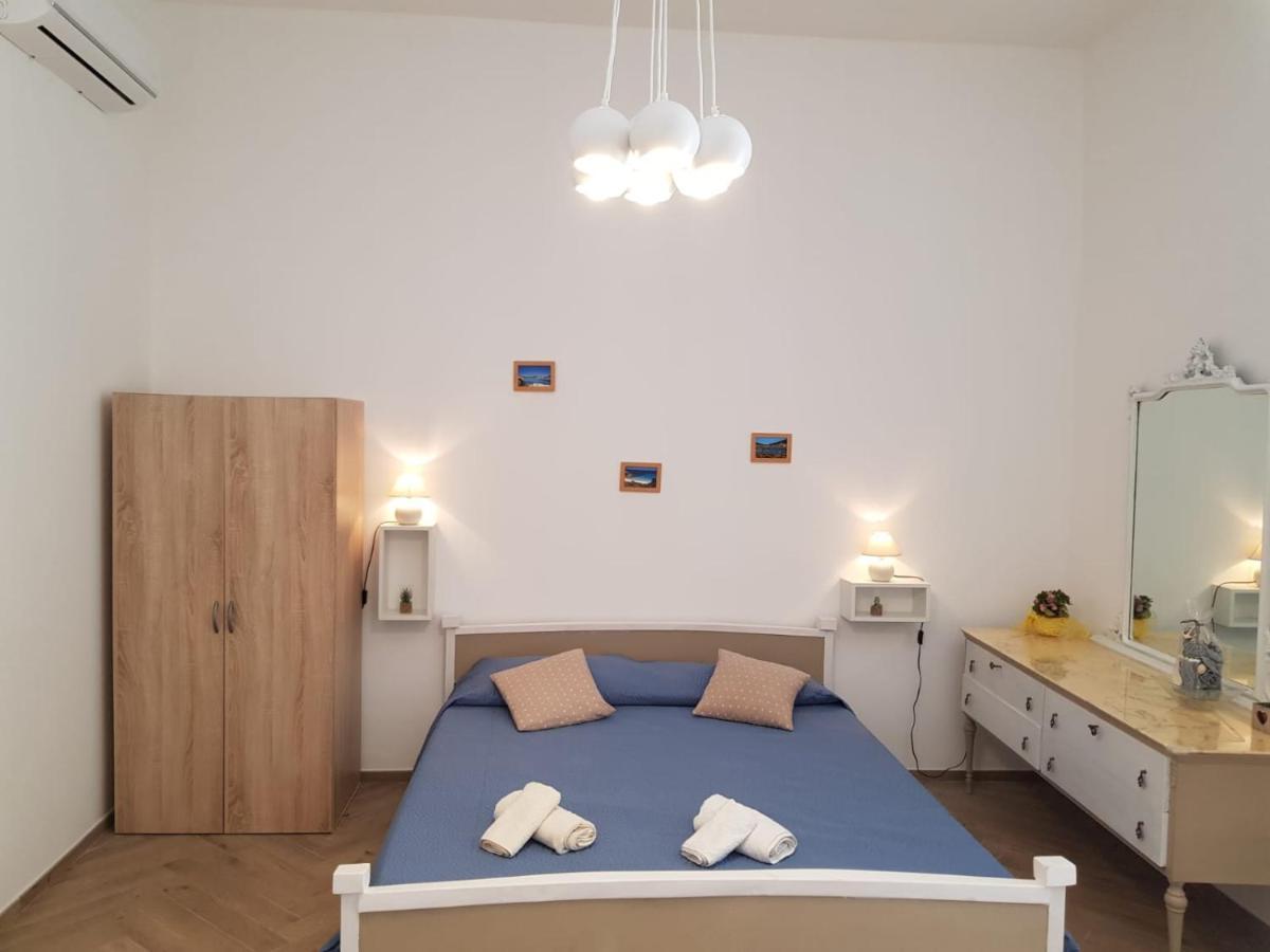 Bed and Breakfast Casa Di Giu Porto Torres Exterior foto
